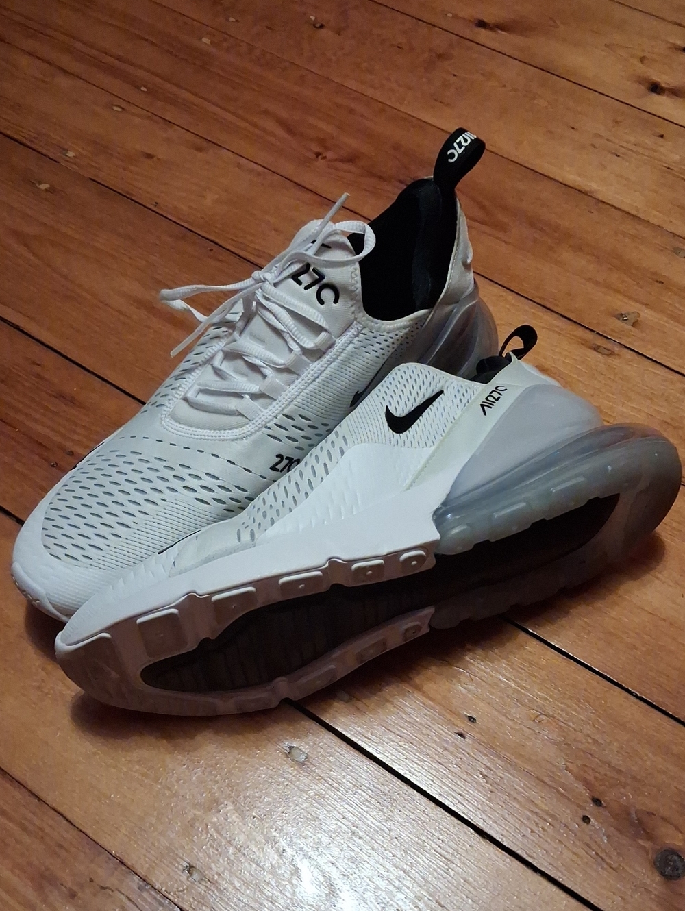 Nike Air Max 270 Menβs White and Black Sneakers Size 13